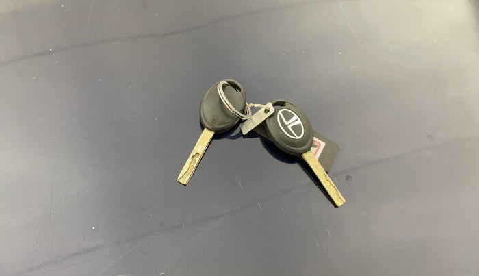 2020 Tata TIGOR XM PETROL, Petrol, Manual, 89,732 km, Key Close Up