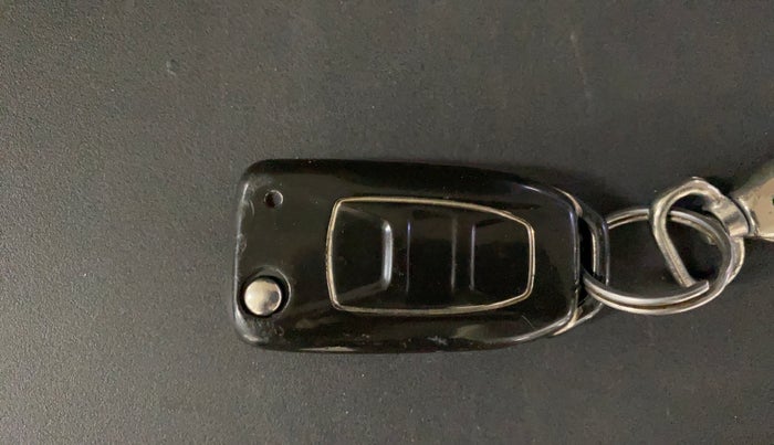 2022 Tata Tiago XZ PLUS CNG, CNG, Manual, 61,106 km, Key Close Up