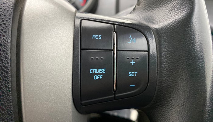 2016 Mahindra XUV500 W8 FWD, Diesel, Manual, 63,104 km, Adaptive Cruise Control
