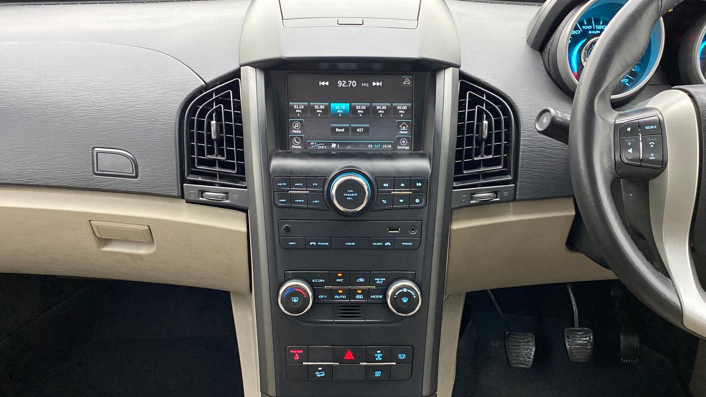 2016 Mahindra XUV500 W8 FWD, Diesel, Manual, 63,104 km, Air Conditioner