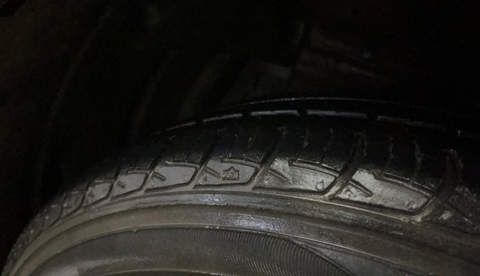 2015 Maruti Ciaz VXI, Petrol, Manual, 38,962 km, Left Front Tyre Tread