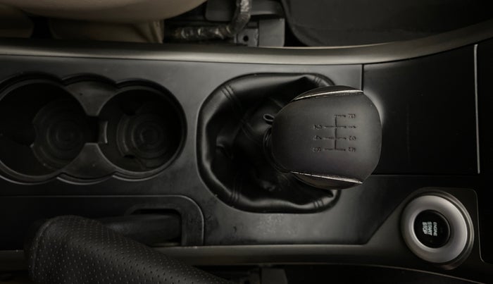 2016 Mahindra XUV500 W8, Diesel, Manual, 1,23,899 km, Gear Lever