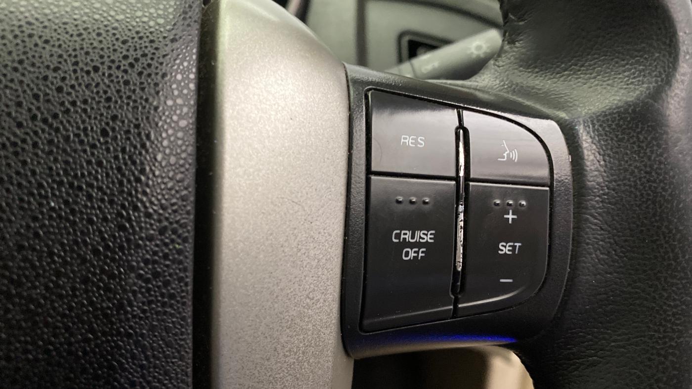 2016 Mahindra XUV500 W8, Diesel, Manual, 1,23,899 km, Adaptive Cruise Control