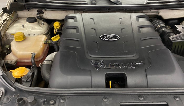 2016 Mahindra XUV500 W8, Diesel, Manual, 1,23,899 km, Engine View - Right