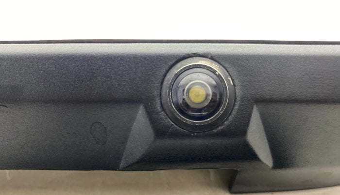 2016 Mahindra XUV500 W8, Diesel, Manual, 1,23,899 km, Parking Camera