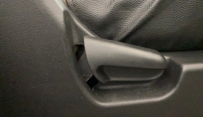 2015 Maruti Wagon R 1.0 VXI, Petrol, Manual, 1,11,487 km, Driver Side Adjustment Panel