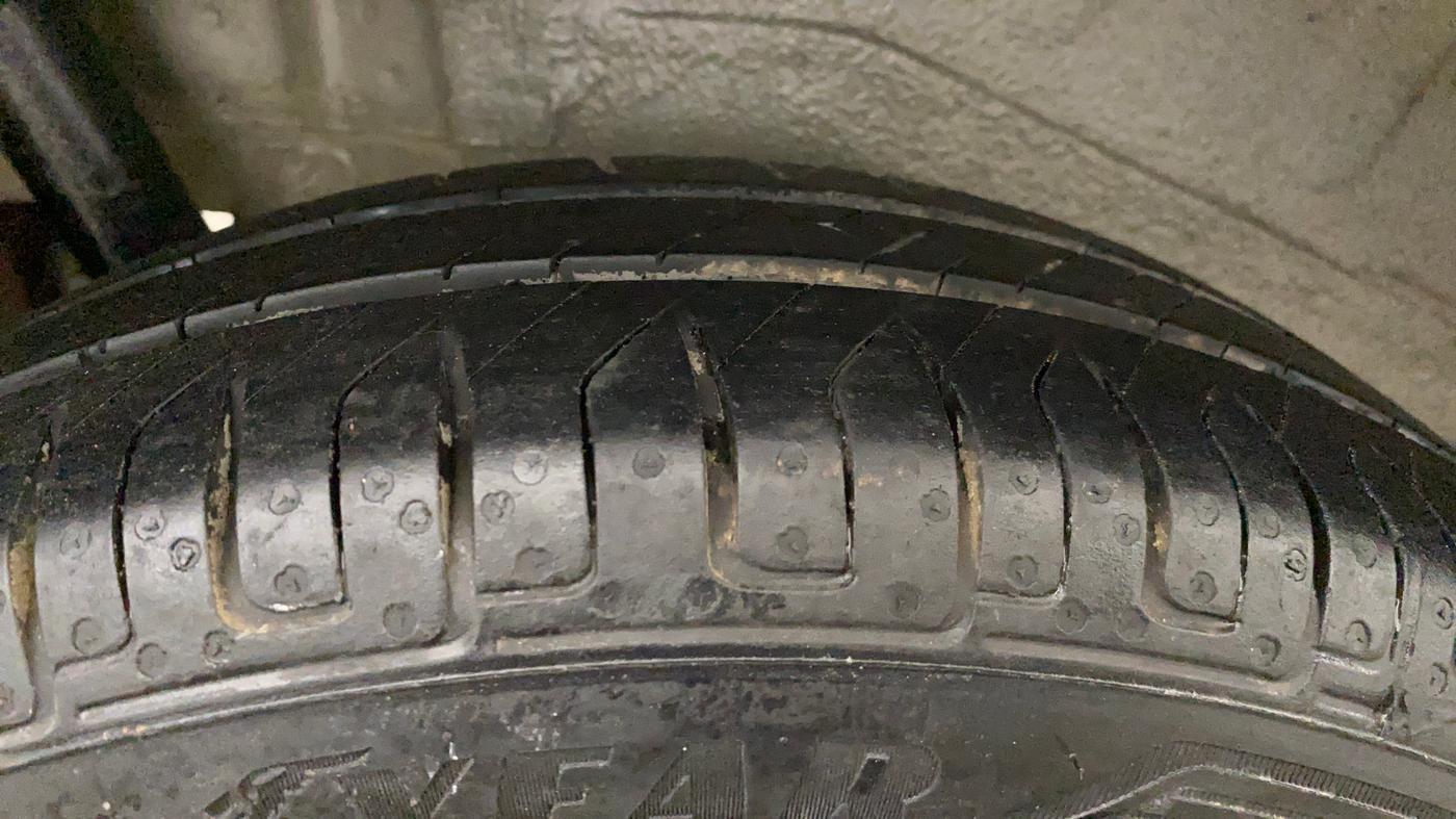 2015 Maruti Wagon R 1.0 VXI, Petrol, Manual, 1,11,487 km, Right Rear Tyre Tread