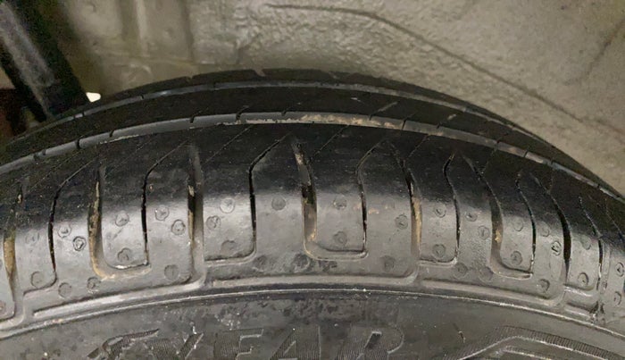 2015 Maruti Wagon R 1.0 VXI, Petrol, Manual, 1,11,487 km, Right Rear Tyre Tread