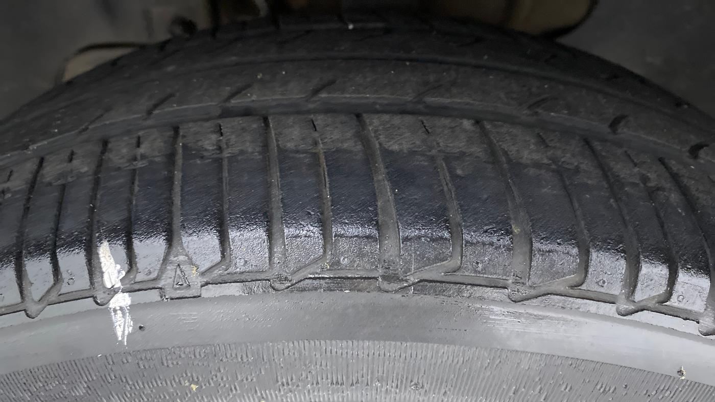 2017 Tata TIGOR XZ 1.2 REVOTRON OPT, Petrol, Manual, 18,657 km, Left Front Tyre Tread