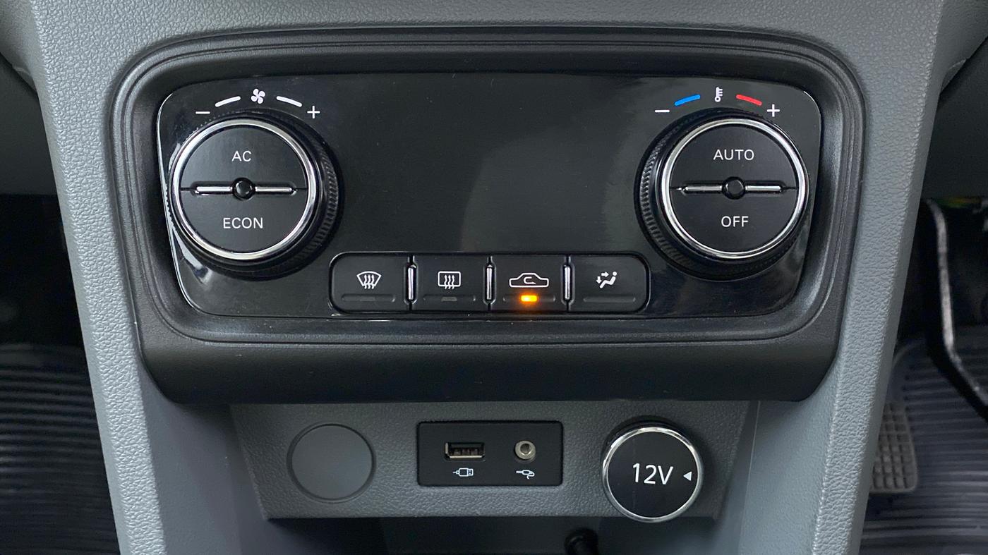 2017 Tata TIGOR XZ 1.2 REVOTRON OPT, Petrol, Manual, 18,657 km, Automatic Climate Control
