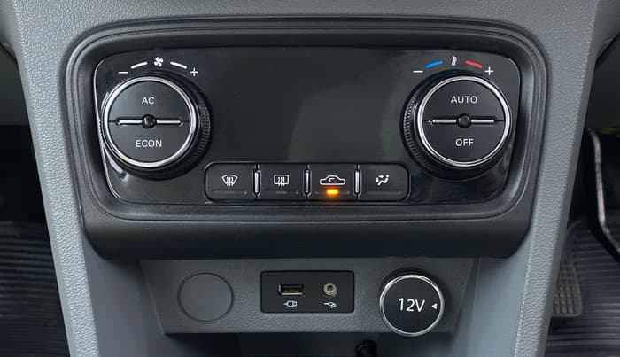 2017 Tata TIGOR XZ 1.2 REVOTRON OPT, Petrol, Manual, 18,657 km, Automatic Climate Control