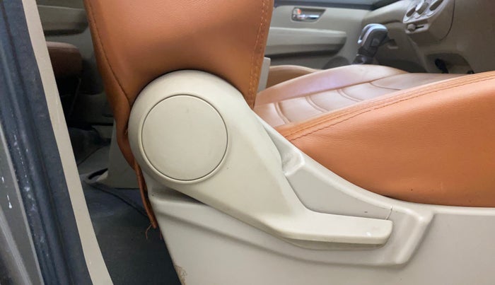 2021 Maruti Ertiga VXI AT SHVS, Petrol, Automatic, 53,981 km, Driver Side Adjustment Panel