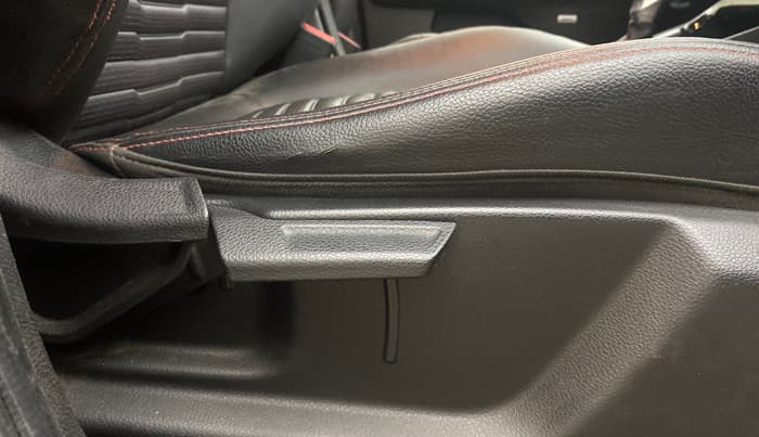2021 KIA SONET GTX PLUS 1.5 AT, Diesel, Automatic, 94,312 km, Driver Side Adjustment Panel