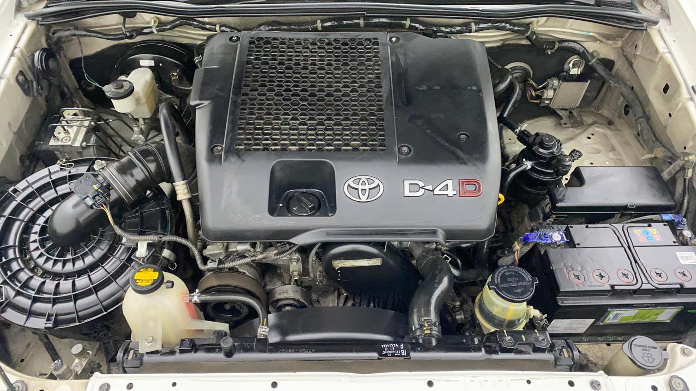 2016 Toyota Fortuner 3.0 AT 4X2, Diesel, Automatic, 1,97,528 km, Open Bonet