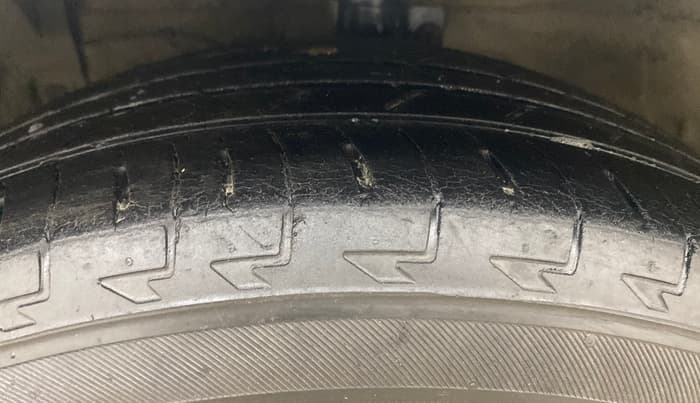 2017 Maruti Ciaz ALPHA DIESEL 1.3, Diesel, Manual, 1,47,557 km, Left Front Tyre Tread