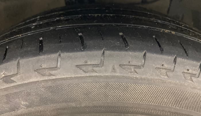 2017 Maruti Ciaz ALPHA DIESEL 1.3, Diesel, Manual, 1,47,557 km, Right Front Tyre Tread