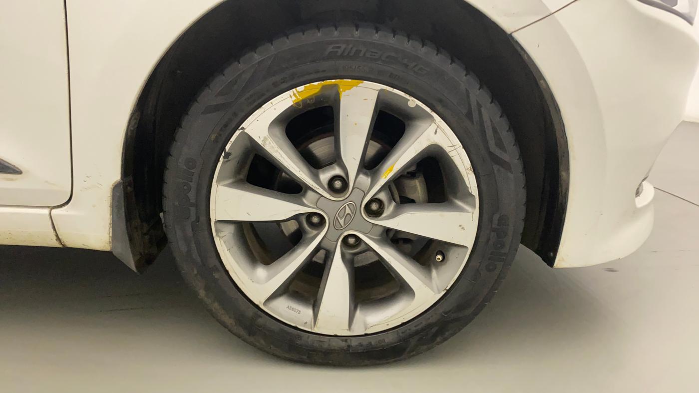 2014 Hyundai Elite i20 ASTA 1.4 CRDI, Diesel, Manual, 1,07,145 km, Right Front Wheel