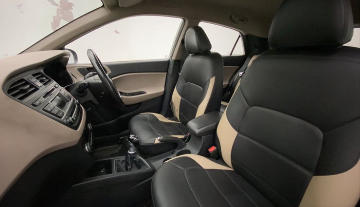 2014 Hyundai Elite i20 ASTA 1.4 CRDI, Diesel, Manual, 1,07,145 km, Right Side Front Door Cabin
