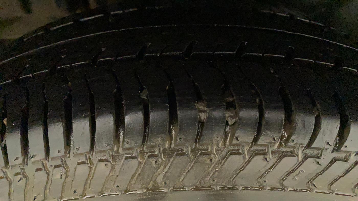 2012 Maruti Swift Dzire VXI, Petrol, Manual, 73,023 km, Right Rear Tyre Tread