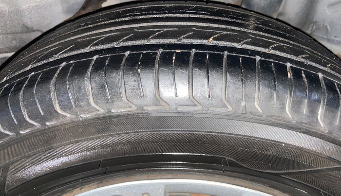 2015 Honda Amaze 1.2L I-VTEC S, Petrol, Manual, 92,331 km, Left Rear Tyre Tread