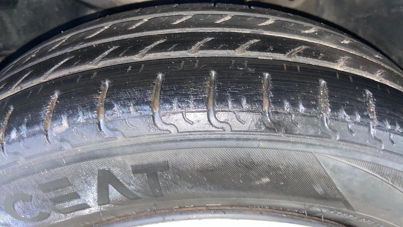 2015 Honda Amaze 1.2L I-VTEC S, Petrol, Manual, 92,331 km, Left Front Tyre Tread
