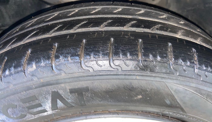 2015 Honda Amaze 1.2L I-VTEC S, Petrol, Manual, 92,331 km, Left Front Tyre Tread