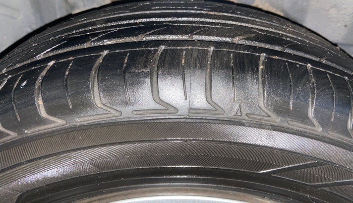 2015 Honda Amaze 1.2L I-VTEC S, Petrol, Manual, 92,331 km, Right Rear Tyre Tread