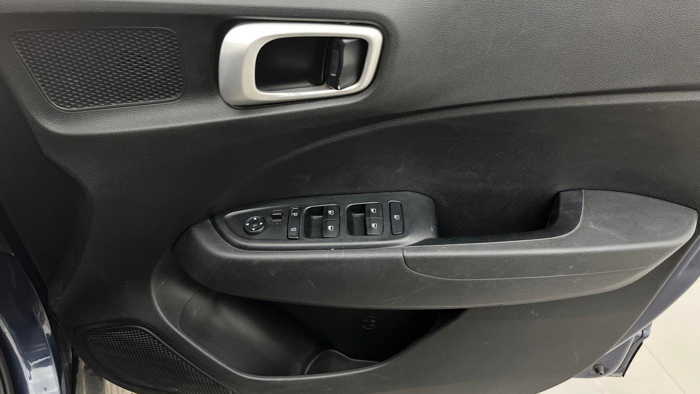 2021 Hyundai VENUE S 1.2, Petrol, Manual, 48,792 km, Driver Side Door Panels Control