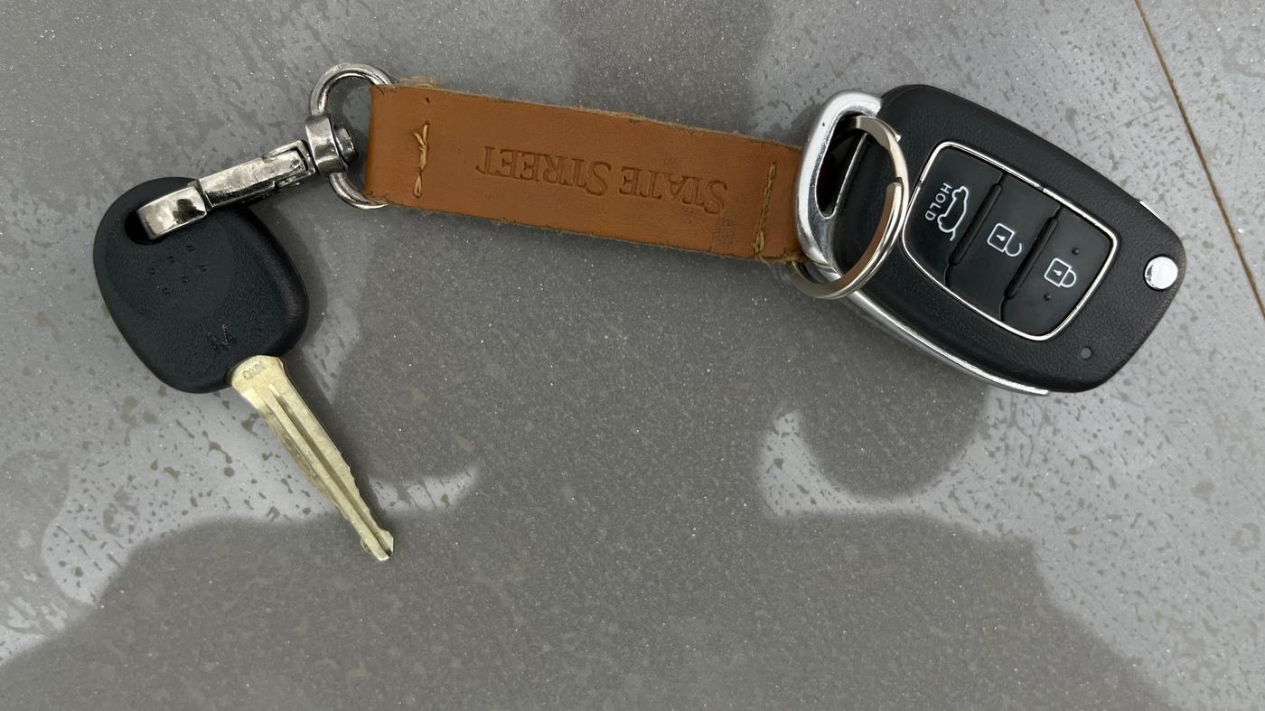 2021 Hyundai VENUE S 1.2, Petrol, Manual, 48,792 km, Key Close Up