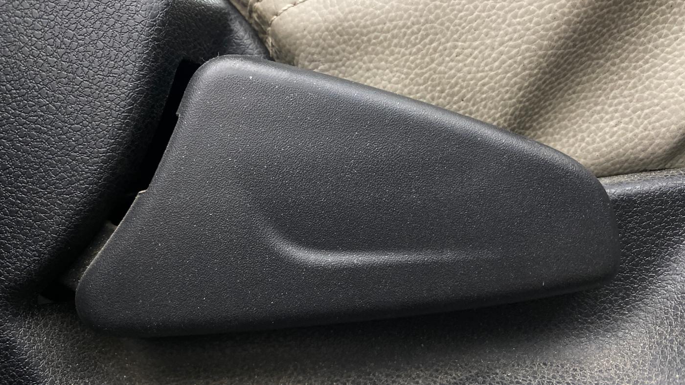 2019 Renault Kwid RXT 1.0 (O), Petrol, Manual, 60,583 km, Driver Side Adjustment Panel
