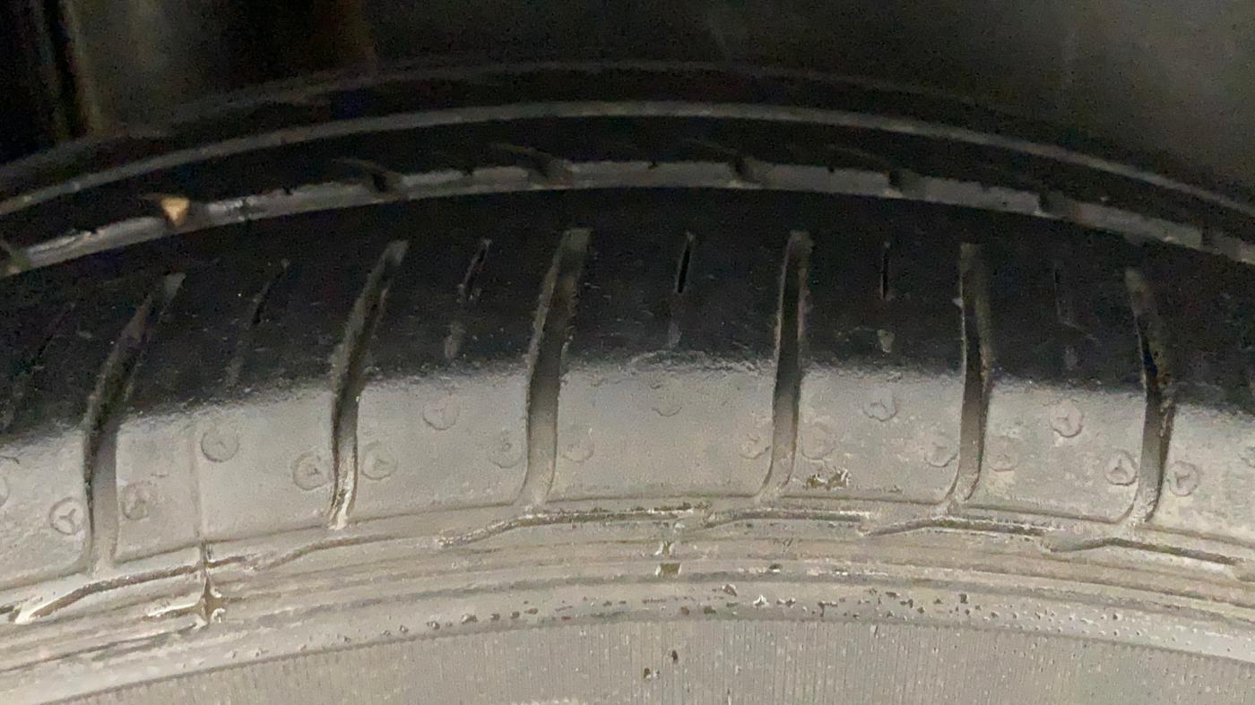 2019 Maruti Ciaz DELTA AT 1.5 SHVS PETROL, Petrol, Automatic, 31,766 km, Right Rear Tyre Tread