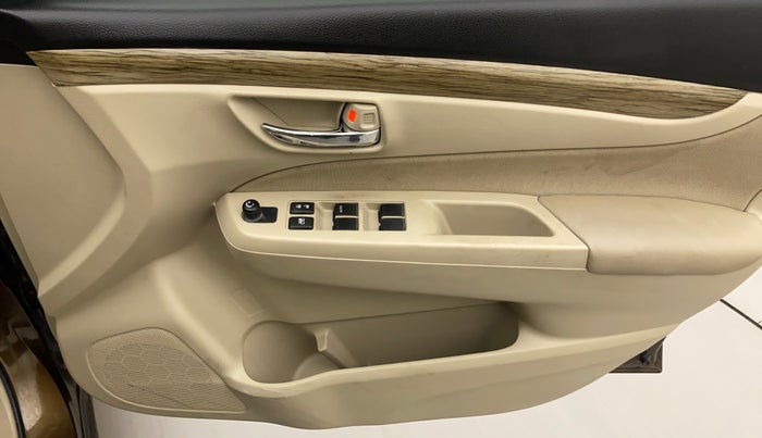 2019 Maruti Ciaz DELTA AT 1.5 SHVS PETROL, Petrol, Automatic, 31,766 km, Driver Side Door Panels Control