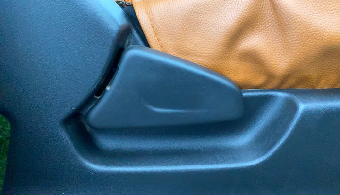 2019 Datsun Redi Go T(O) 1.0, Petrol, Manual, 34,193 km, Driver Side Adjustment Panel