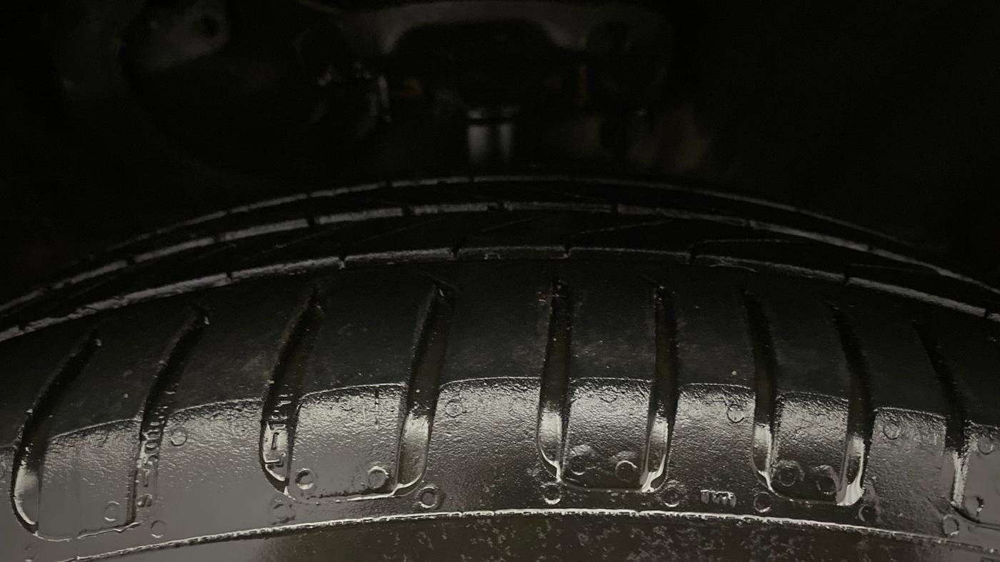 2020 KIA SELTOS GTX PLUS AT 1.5 DIESEL, Diesel, Automatic, 1,22,874 km, Right Front Tyre Tread