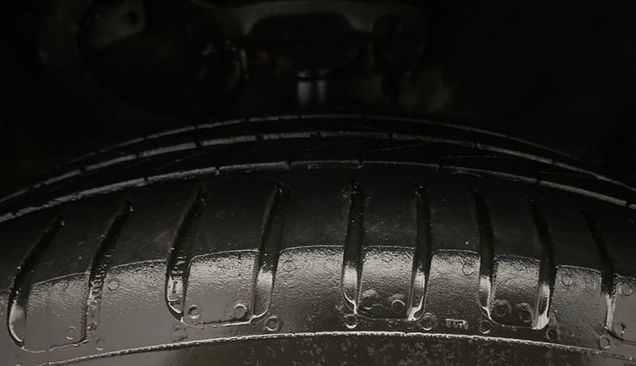 2020 KIA SELTOS GTX PLUS AT 1.5 DIESEL, Diesel, Automatic, 1,22,874 km, Right Front Tyre Tread