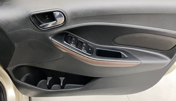 2018 Ford FREESTYLE TITANIUM 1.5 DIESEL, Diesel, Manual, 95,858 km, Driver Side Door Panels Control