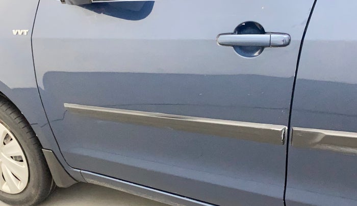 2016 Maruti Ertiga VXI, Petrol, Manual, 45,521 km, Front passenger door - Slightly dented