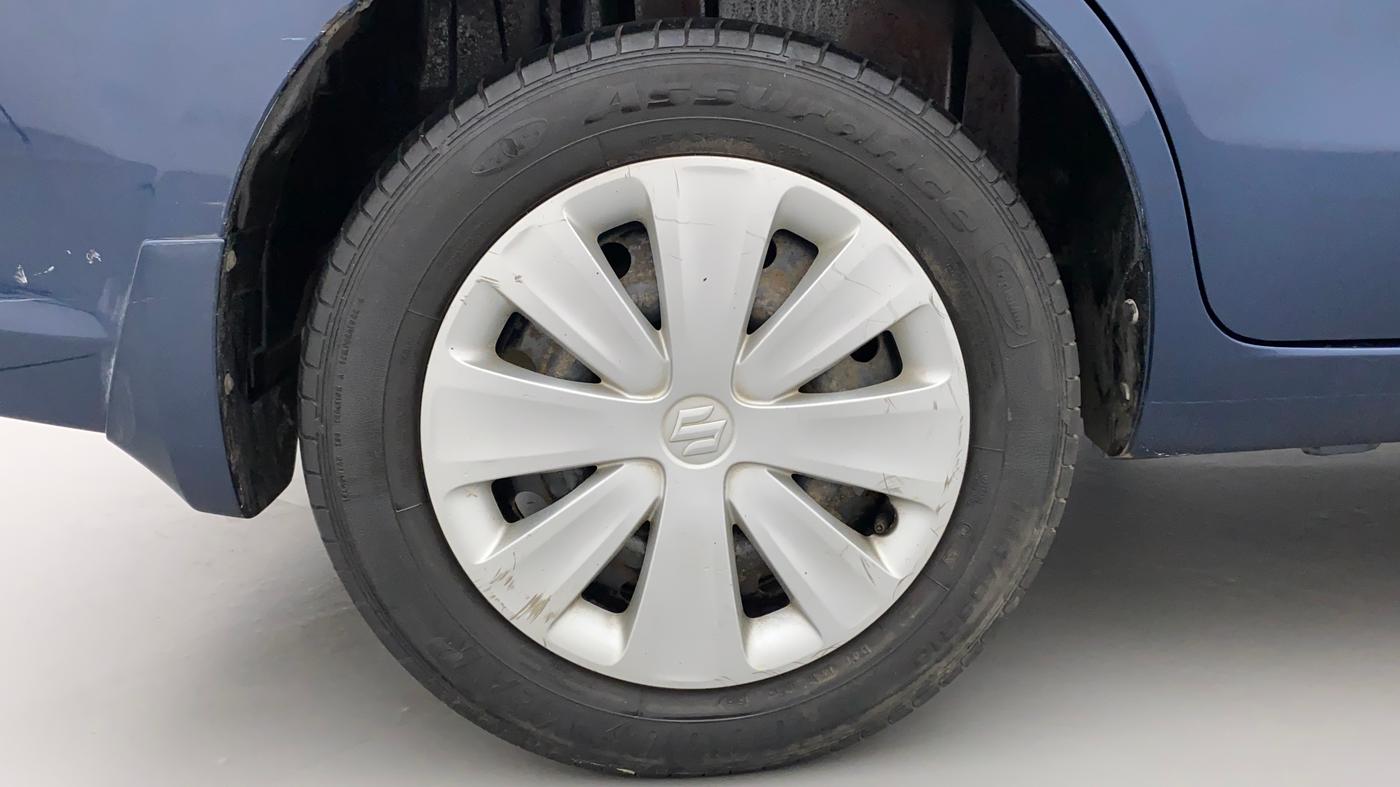 2016 Maruti Ertiga VXI, Petrol, Manual, 45,521 km, Right Rear Wheel