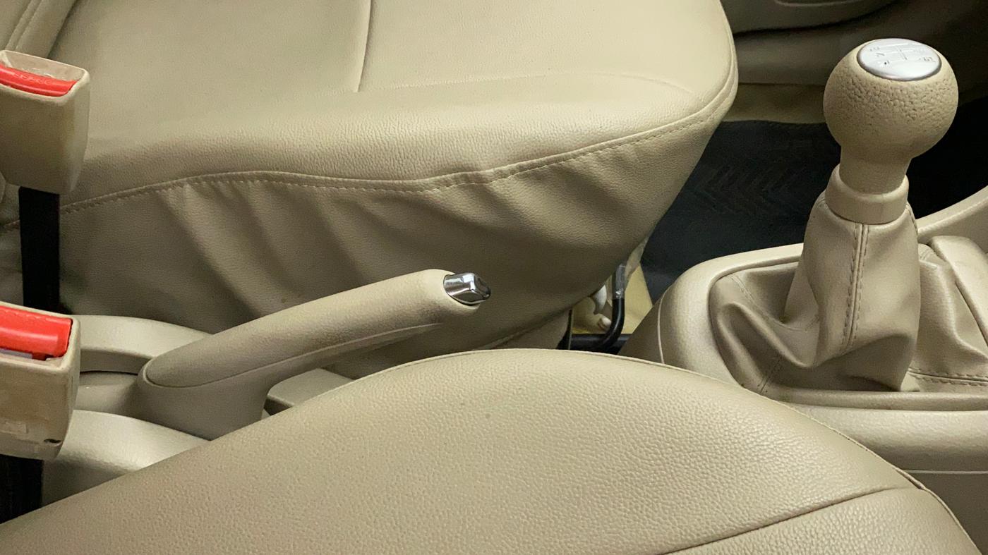 2016 Maruti Ertiga VXI, Petrol, Manual, 45,521 km, Gear Lever