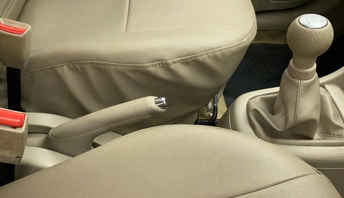 2016 Maruti Ertiga VXI, Petrol, Manual, 45,521 km, Gear Lever