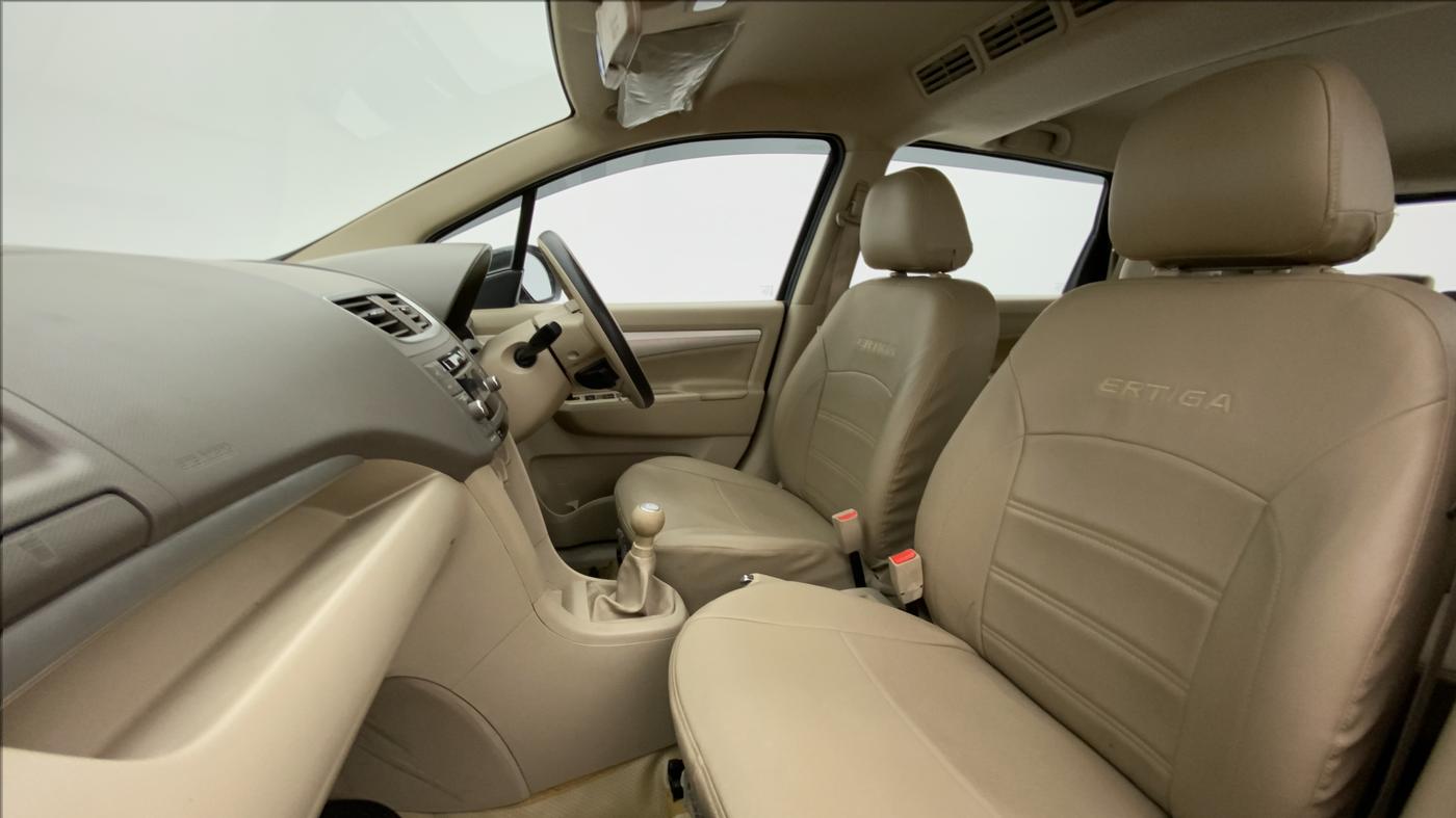 2016 Maruti Ertiga VXI, Petrol, Manual, 45,521 km, Right Side Front Door Cabin