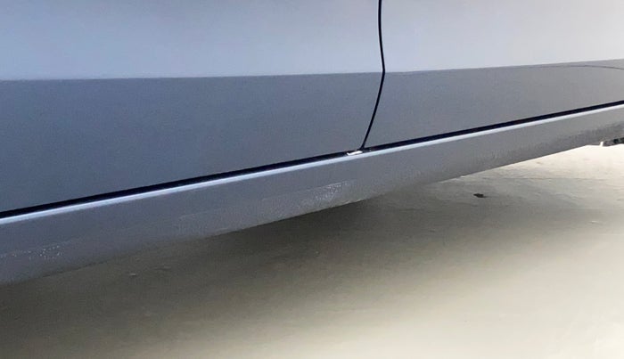 2016 Maruti Ertiga VXI, Petrol, Manual, 45,521 km, Right running board - Minor scratches