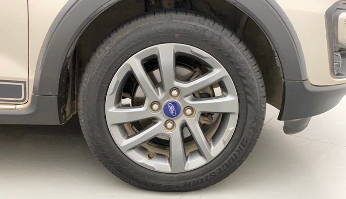 2018 Ford FREESTYLE TITANIUM PLUS 1.2 PETROL, Petrol, Manual, 66,817 km, Right Front Wheel