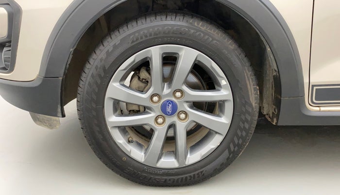 2018 Ford FREESTYLE TITANIUM PLUS 1.2 PETROL, Petrol, Manual, 66,817 km, Left Front Wheel