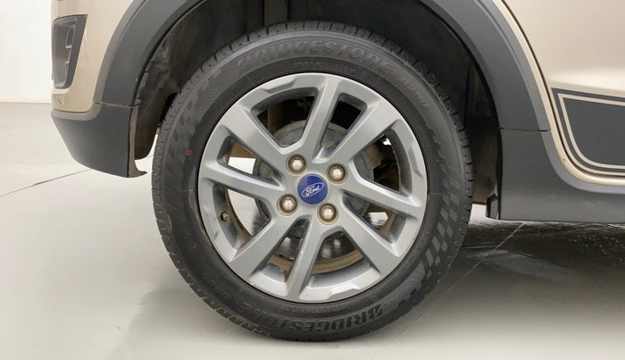 2018 Ford FREESTYLE TITANIUM PLUS 1.2 PETROL, Petrol, Manual, 66,817 km, Right Rear Wheel