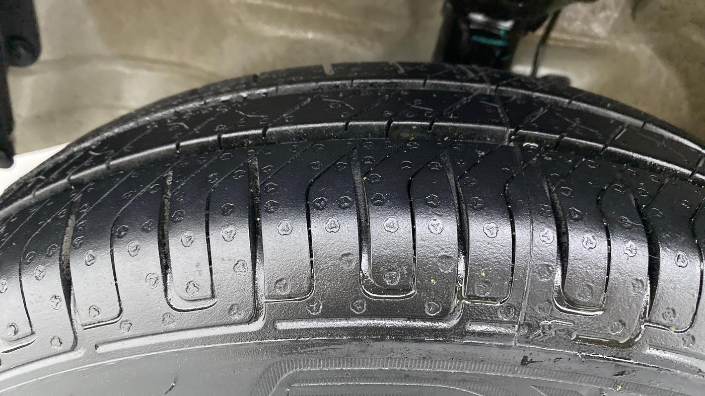 2012 Maruti Wagon R 1.0 LXI, Petrol, Manual, 20,481 km, Left Front Tyre Tread