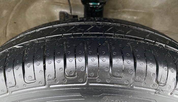 2012 Maruti Wagon R 1.0 LXI, Petrol, Manual, 20,481 km, Right Front Tyre Tread