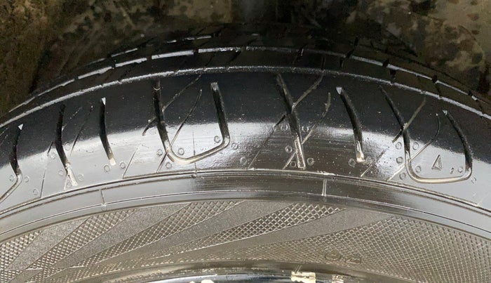 2020 MG HECTOR SHARP 1.5 DCT PETROL, Petrol, Automatic, 40,106 km, Right Front Tyre Tread