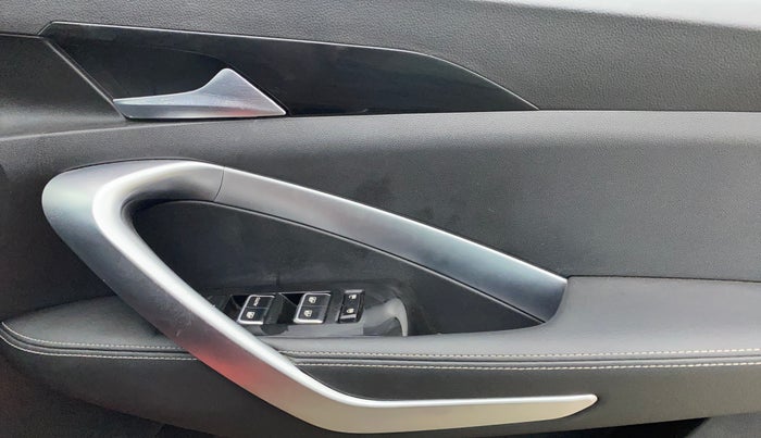 2020 MG HECTOR SHARP 1.5 DCT PETROL, Petrol, Automatic, 40,106 km, Driver Side Door Panels Control