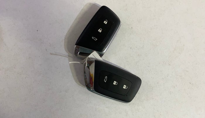 2020 MG HECTOR SHARP 1.5 DCT PETROL, Petrol, Automatic, 40,106 km, Key Close Up